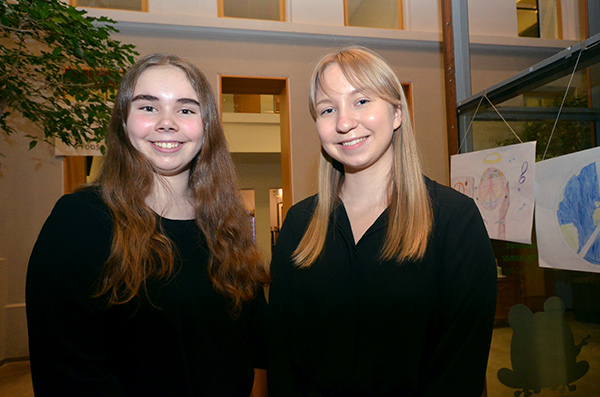 Juulia Järvenpää ja Anniina Syrjälä